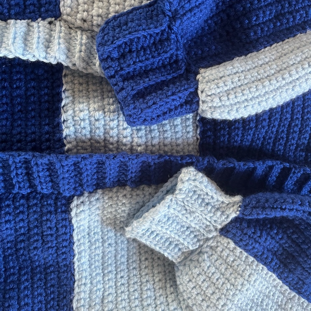 Handmade Crochet Checkered Cardigan M-L - Picture 5 of 9